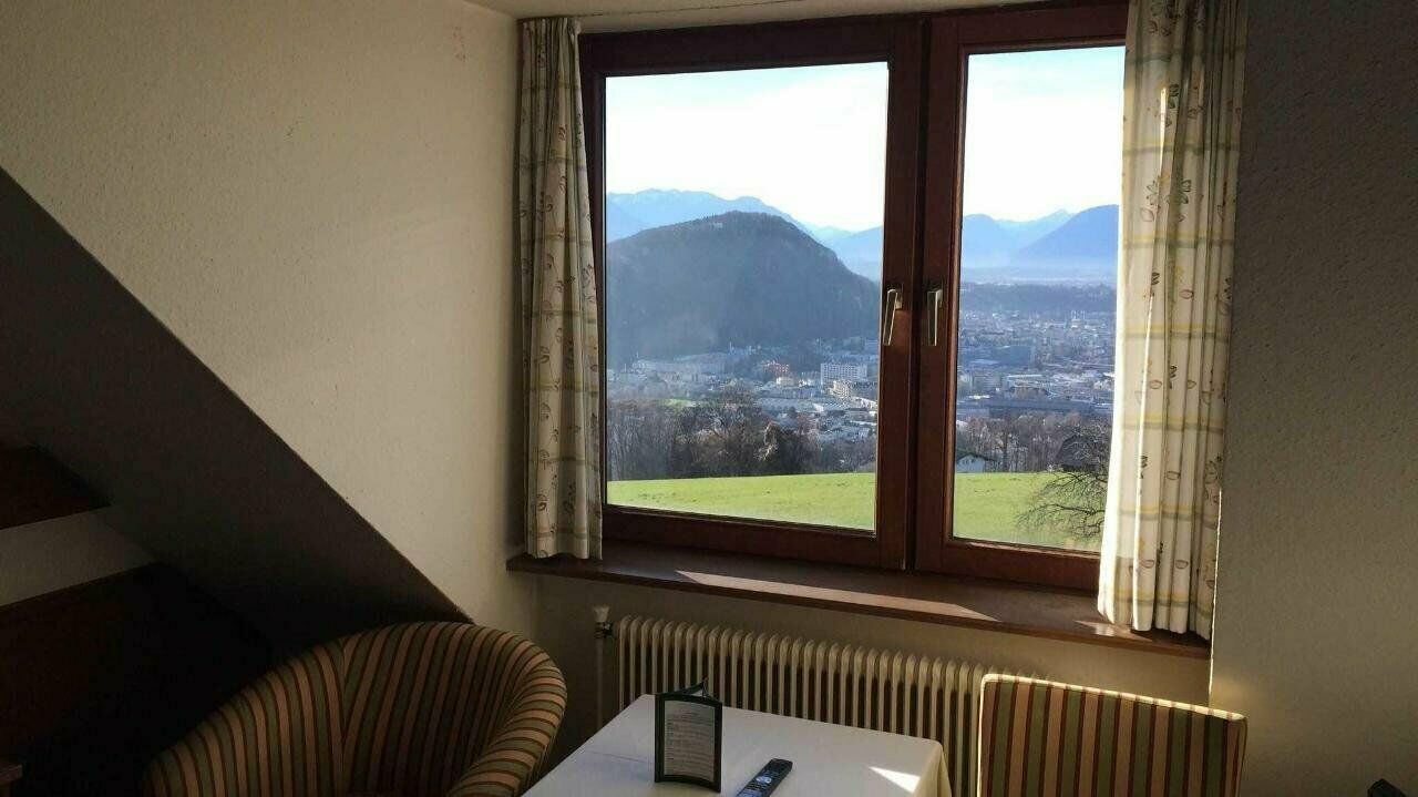 Hotel Schone Aussicht Salzburg Room photo